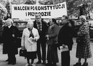 Z Gdańska przyjechali wesprzeć ekologów legendarni przywódcy pierwszej Solidarności, Anna Walentynowicz, Joanna i Andrzej Gwiazdowie. Fot. Rafał Górski