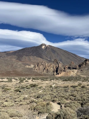 Nieczynny wulkan Teide, o wysokości 3718 m n.p.m. Serce parku narodowego. Można wspiąć się na szczyt, po uzyskaniu pozwolenia ze strony parku narodowego. Fot. Zuzanna Jagiełło