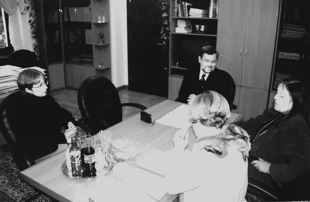 Delegaci protestujących podczas rozmowy z wicemarszałkiem Sejmu Tomaszem Nałęczem. Fot. Rafał Górski