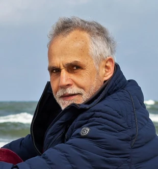 Zenon Kruczyński nad morzem. Fot. Archiwum autora