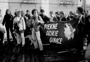 Janusz przed międzynarodową akcją w obronie wilków, Krosno, październik 1997 r. Fot. Juraj Lukáč