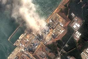 
Zdjęcie satelitarne pokazujące uszkodzenia w Fukushima 1 Dai-Ichi elektrowni jądrowej po trzęsieniu ziemi i tsunami w Japonii. 14.03.2011. Fot. DigitalGlobe
