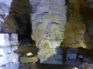 Neolityczne kopalnie krzemienia pasiastego. Obiekt światowego dziedzictwa UNESCO „Krzemionki”. Jedyna tego rodzaju kopalnia na świecie. Fot. Łukasz Misiuna