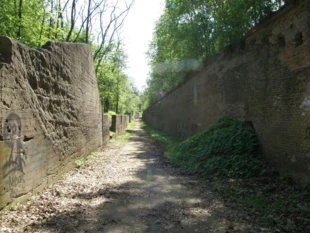 Poforteczne reminiscencje wiosną. Fot. Bartosz Świątek