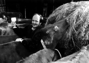 Sir Julian Rose podczas kampanii na rzecz niepasteryzowanego mleka. Fot. Archiwum